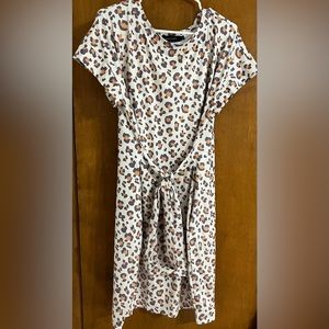 Merokeety leopard print knee length dress. Size Xl.